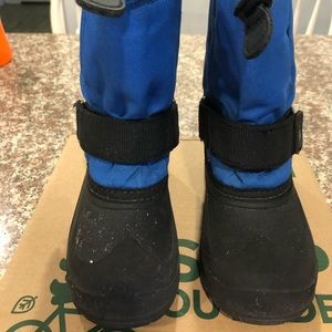 Kamik Snowboots, size 11, blue and black